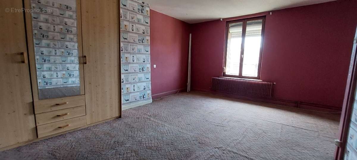 Maison à BRUAY-LA-BUISSIERE