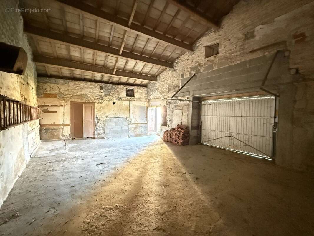 Maison à SOUVIGNE
