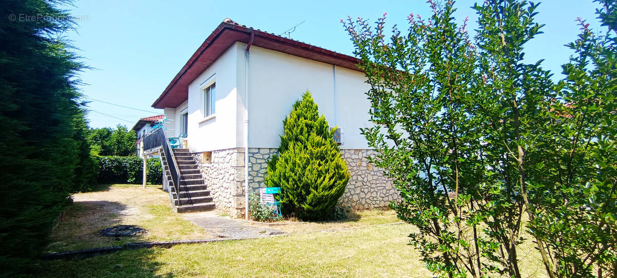 Maison à MONTAYRAL