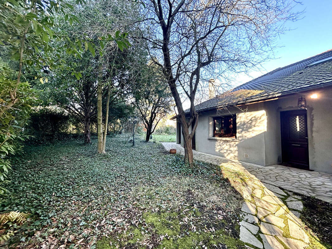 Maison à VERRIERES-LE-BUISSON