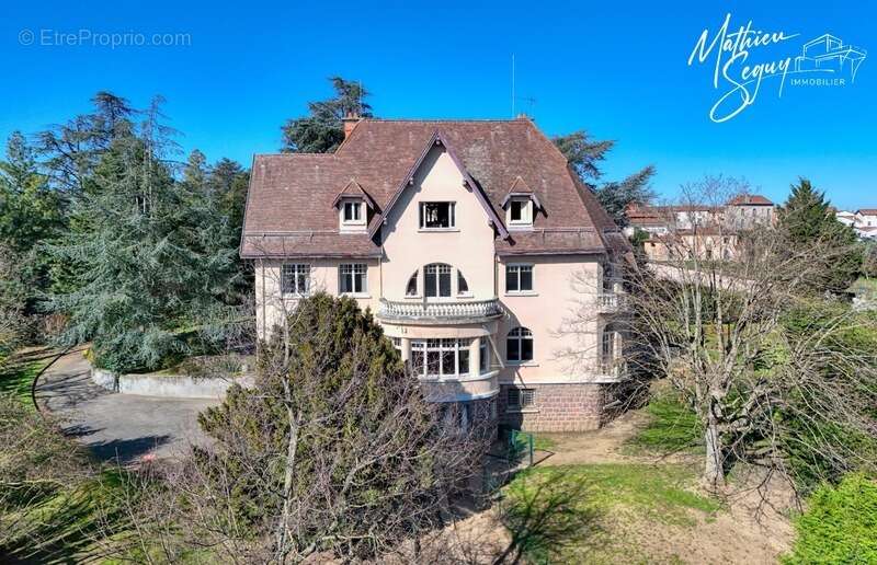 Maison à SAINT-SYMPHORIEN-SUR-COISE