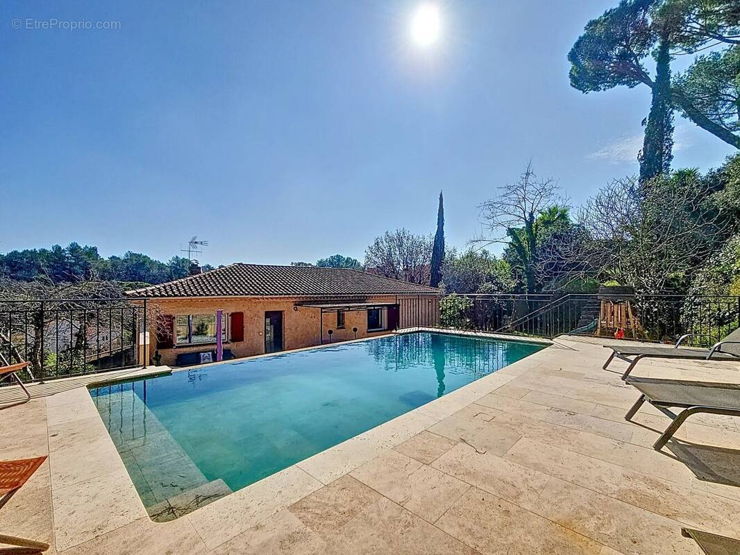 Maison à MOUGINS