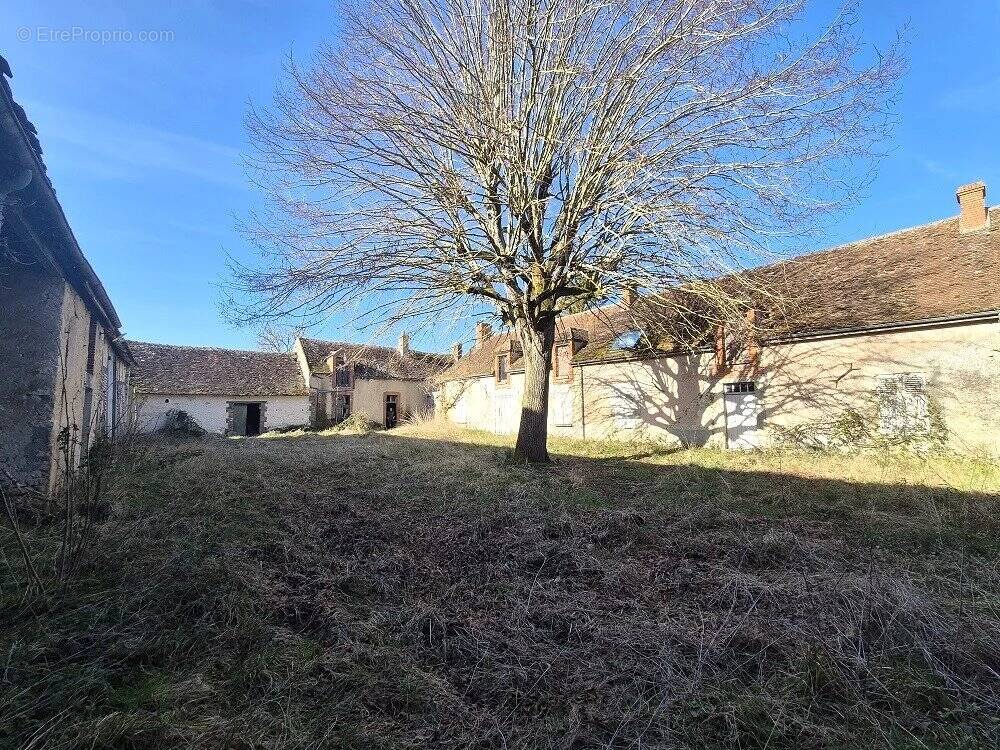 Maison à BEAUNE-LA-ROLANDE
