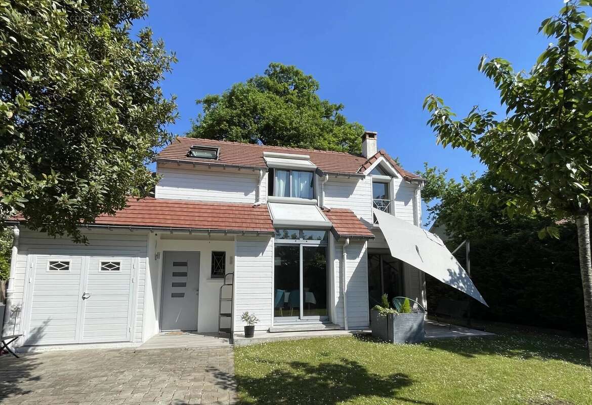 Maison à LE VESINET