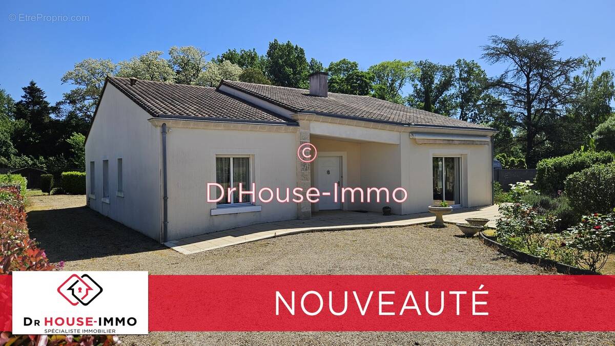 Maison à COULON
