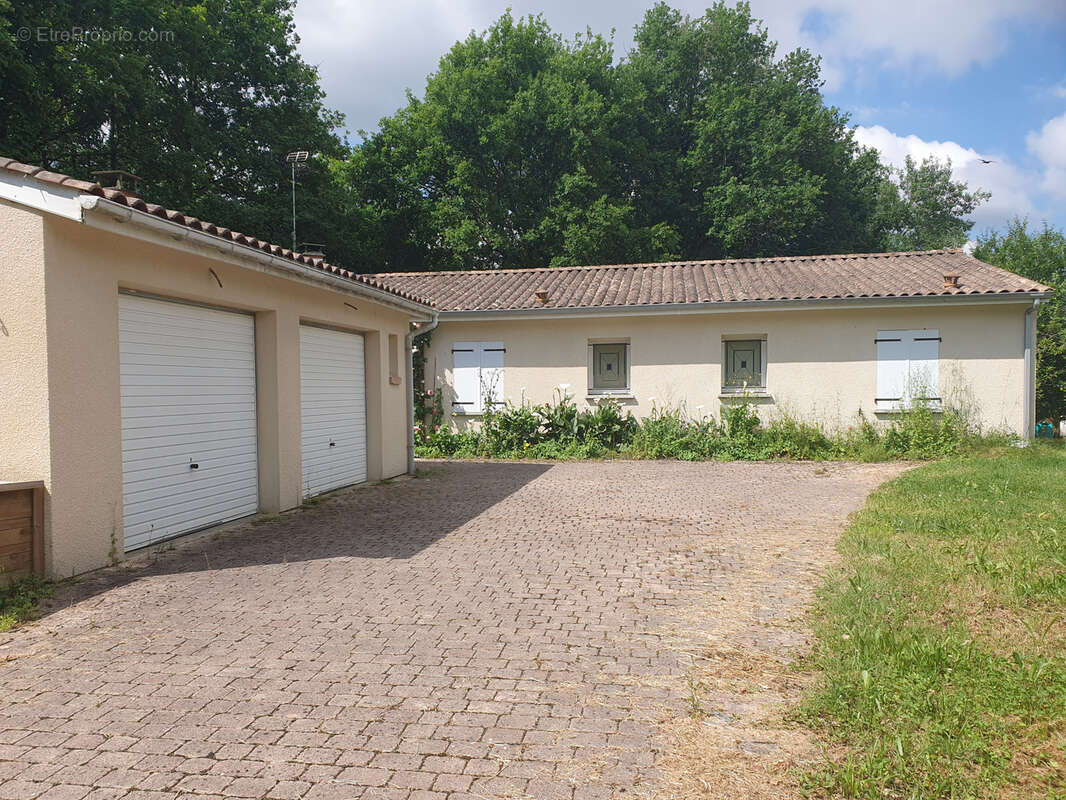 Maison à MONTPON-MENESTEROL