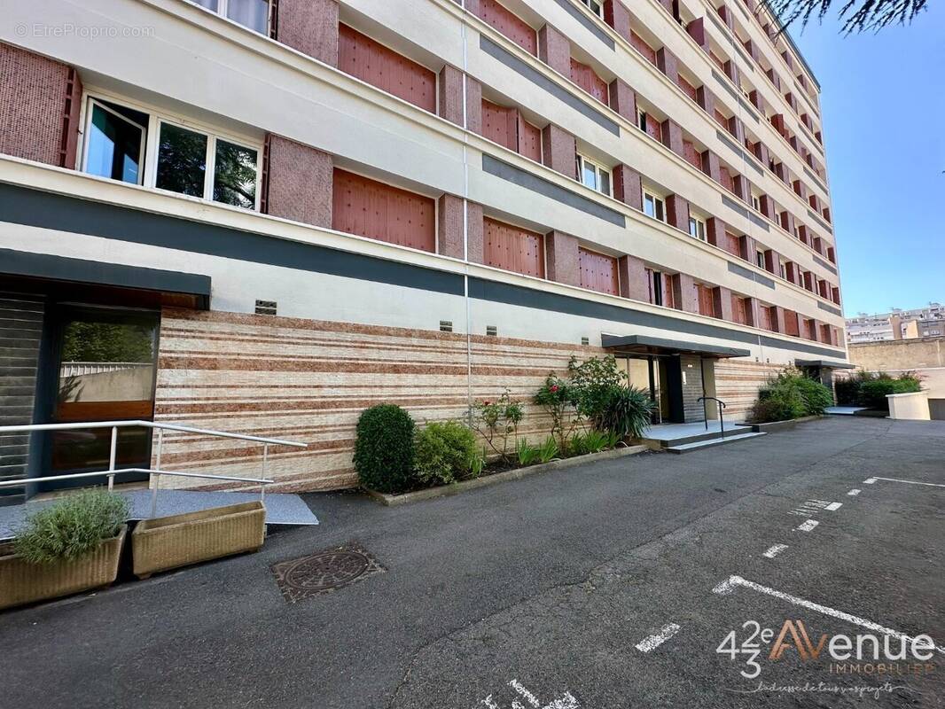 Appartement à SAINT-ETIENNE